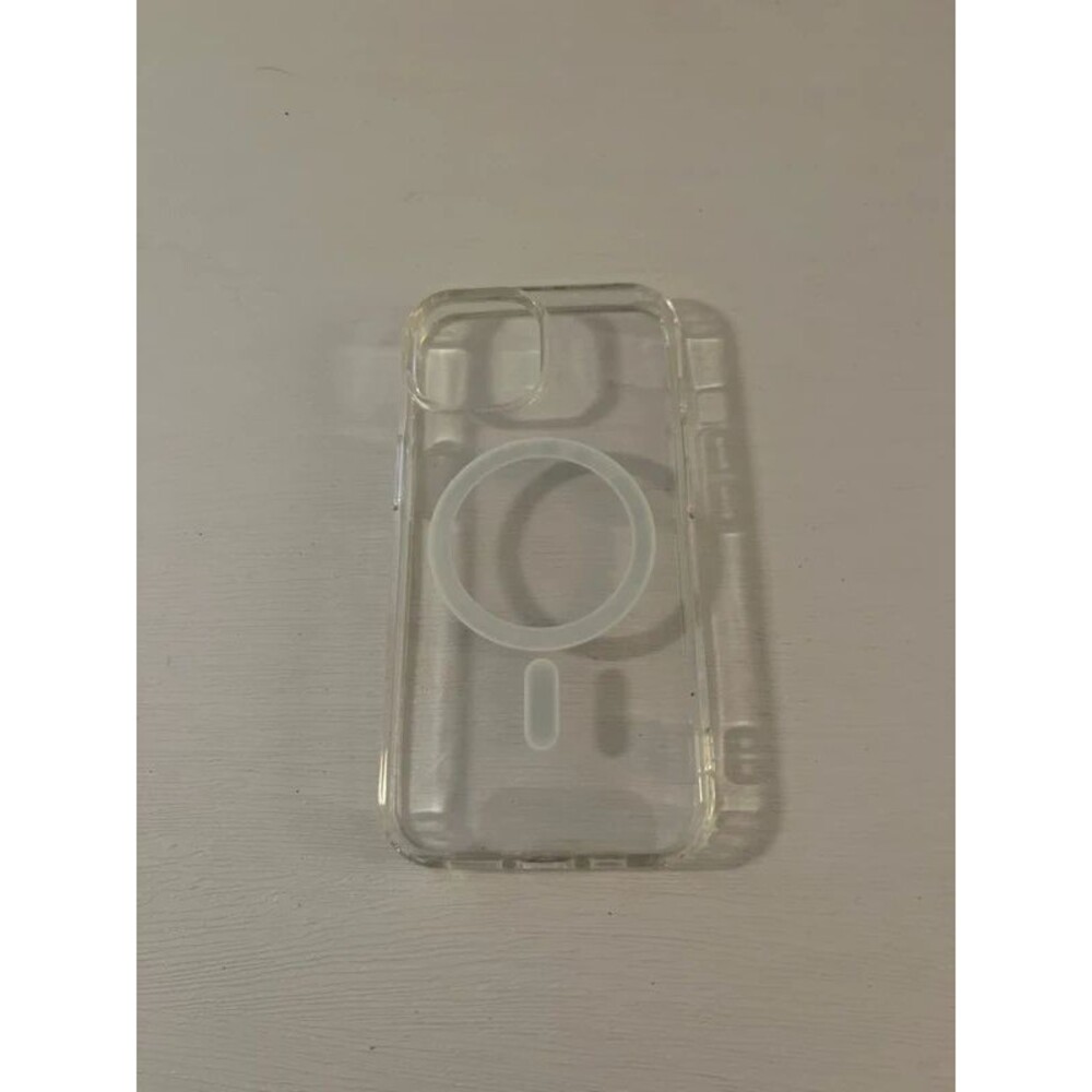iPhone 16e MagSafe case